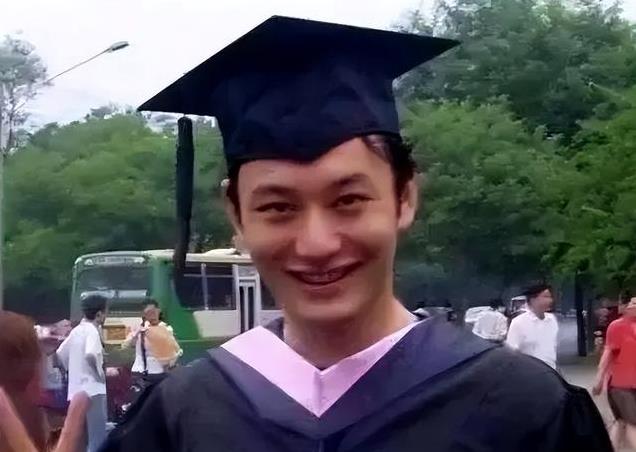 黄晓明考博