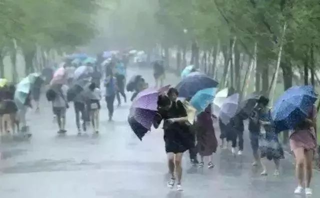 北京白天超30℃ 为何晚间突降冰雹