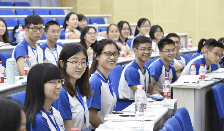小伙为救同学错过职教高考