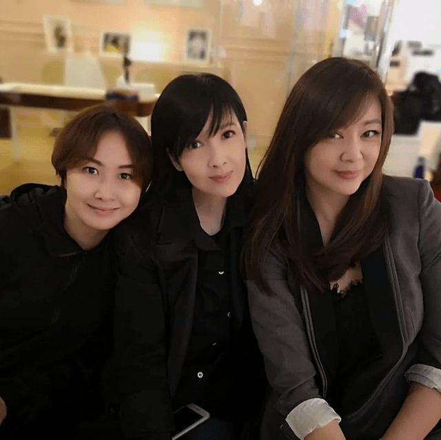 韩国93岁女校长因“冻龄”走红