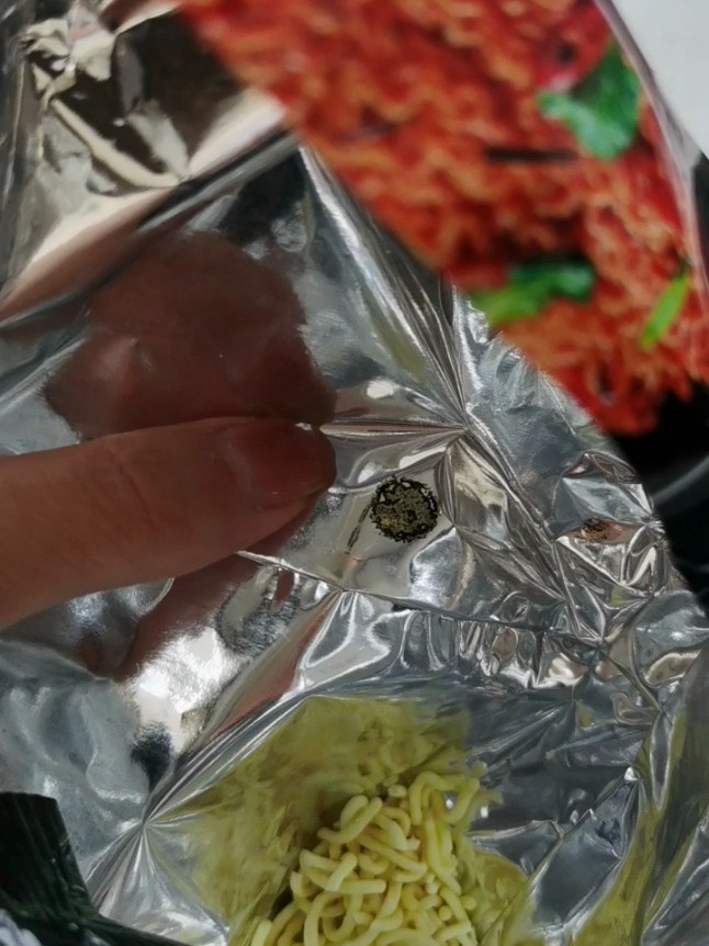 白象面饼有金属异物