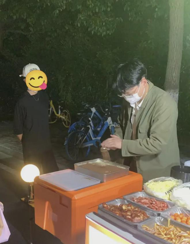 迷人的微笑  