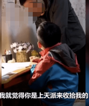 爸爸辅导女儿作业被“逼疯”