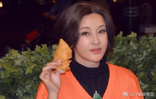 刘晓庆否认偷税后举报人再发声