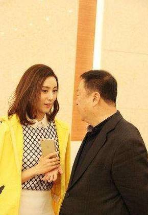 女星父亲否认贪污重建款 原单位回应