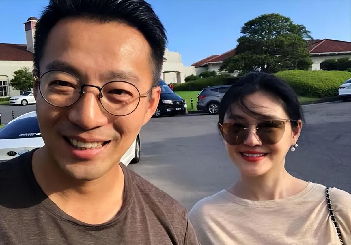 汪小菲两次结婚都刮大风