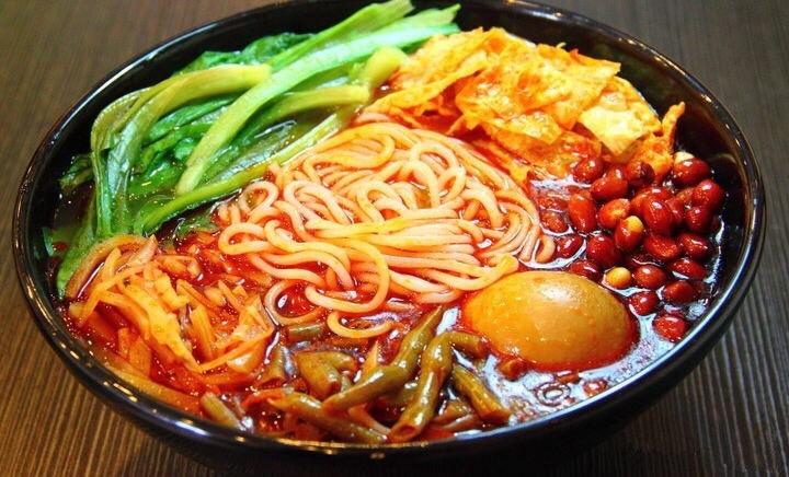 螺蛳粉店主回应店名遭举报