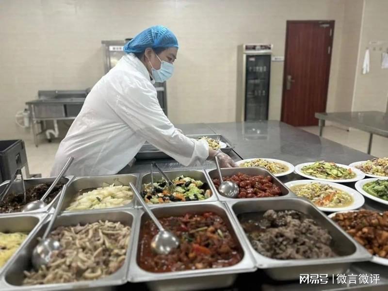 食堂经理敛财超百万