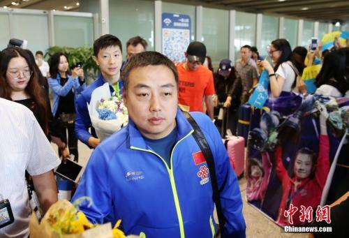 刘国梁抵达多哈