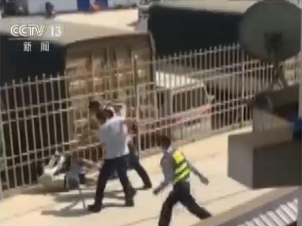 云南装载机伤人事件造成6死4伤