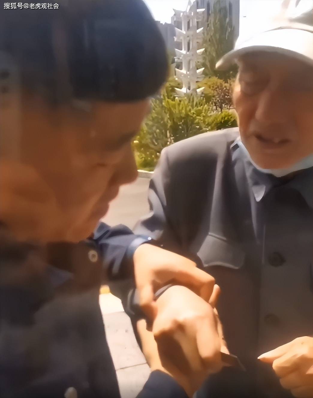 B太称好心照顾大爷生意反被骗