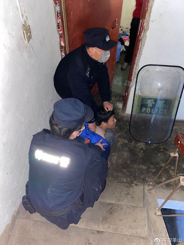精神病人被警方扑倒受伤 13天后身亡