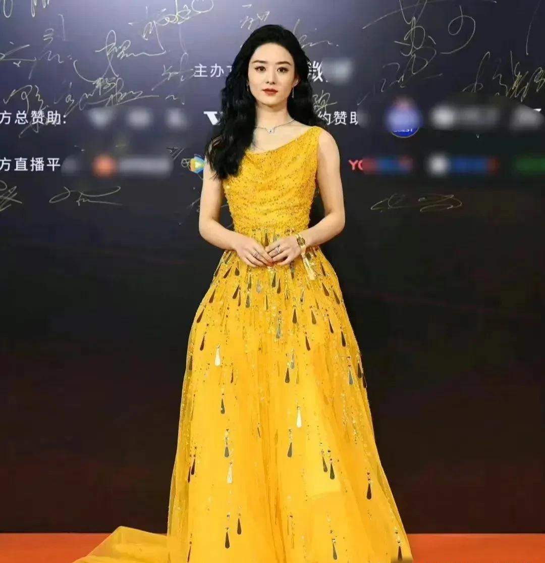 "造型师终于回应赵丽颖裙子争议！背后真相让人震惊"