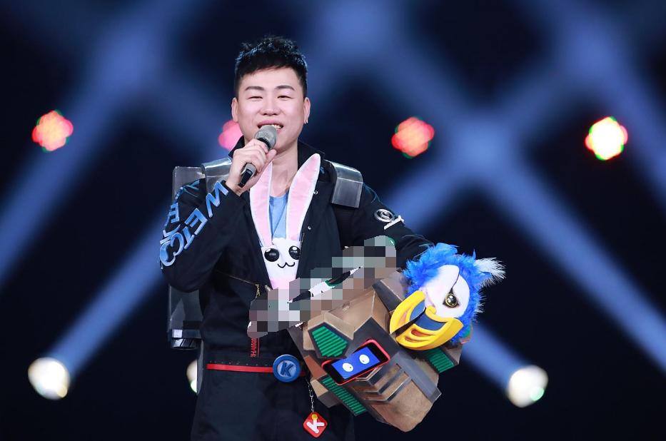 胡彦斌豪掷千金！演唱会每位观众竟收到真金，背后原因令人动容