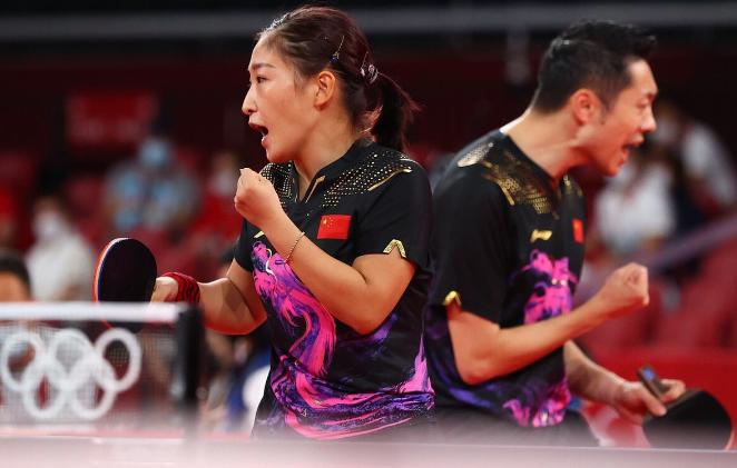 霸气横扫！孙颖莎4-0碾压伊藤美诚，中国队提前锁定世乒赛冠军